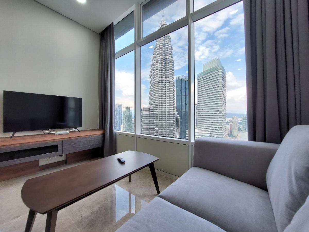 Sky Suites With Klcc Twin Tower View By Irent365 Kuala Lumpur Szoba fotó