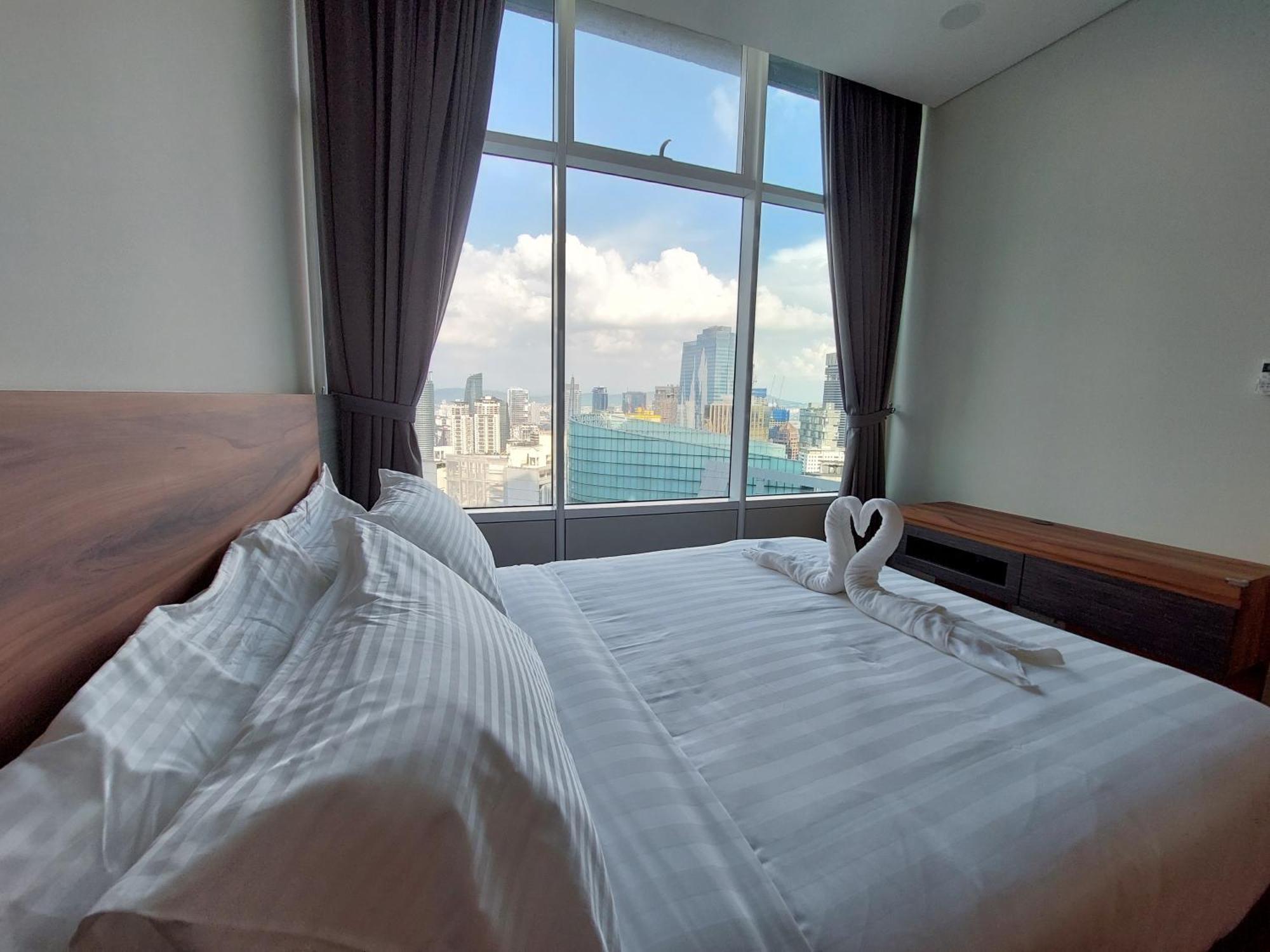 Sky Suites With Klcc Twin Tower View By Irent365 Kuala Lumpur Szoba fotó