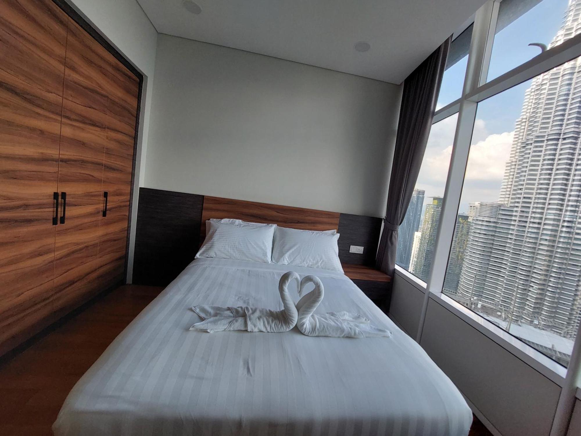 Sky Suites With Klcc Twin Tower View By Irent365 Kuala Lumpur Szoba fotó